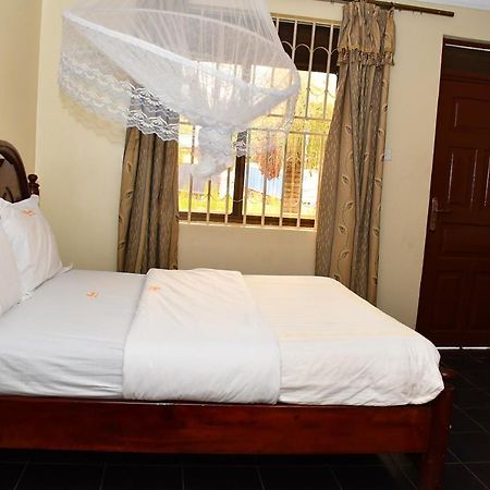 Florida Hotel Zaana Kampala Ngoại thất bức ảnh