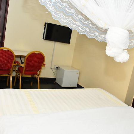 Florida Hotel Zaana Kampala Ngoại thất bức ảnh