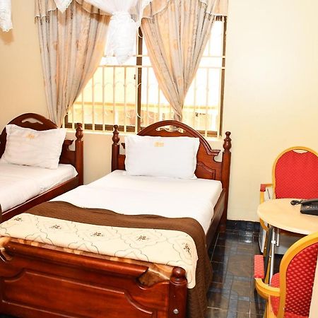 Florida Hotel Zaana Kampala Ngoại thất bức ảnh