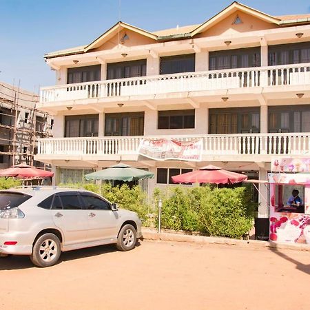 Florida Hotel Zaana Kampala Ngoại thất bức ảnh