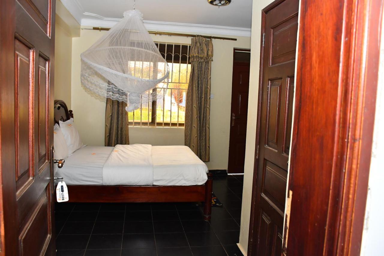 Florida Hotel Zaana Kampala Ngoại thất bức ảnh