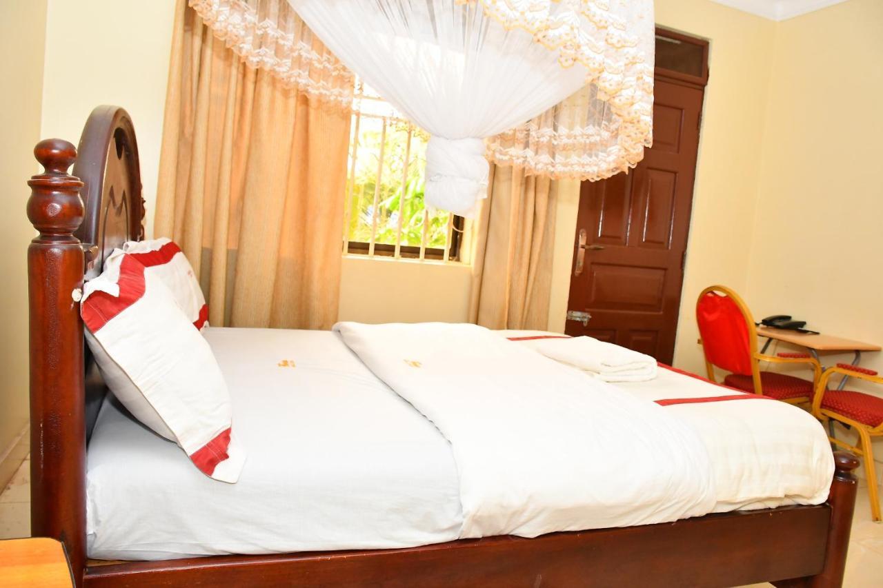 Florida Hotel Zaana Kampala Ngoại thất bức ảnh