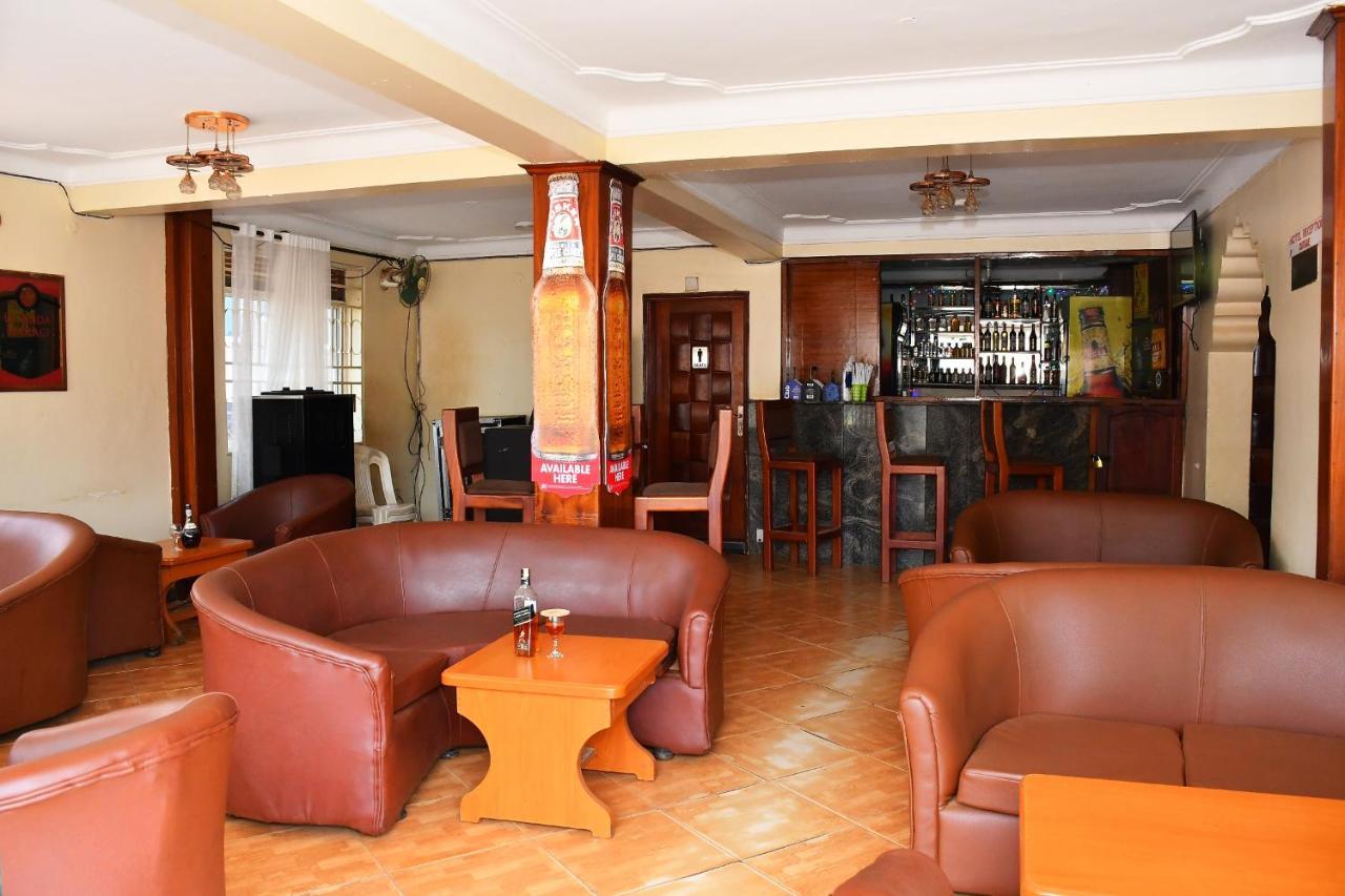 Florida Hotel Zaana Kampala Ngoại thất bức ảnh