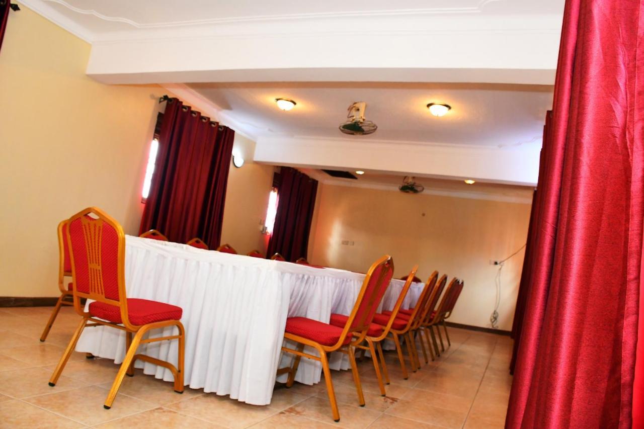 Florida Hotel Zaana Kampala Ngoại thất bức ảnh