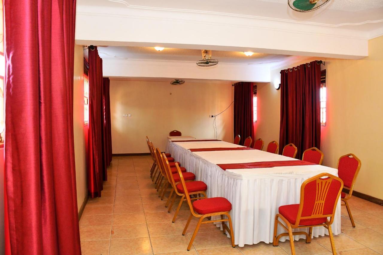 Florida Hotel Zaana Kampala Ngoại thất bức ảnh