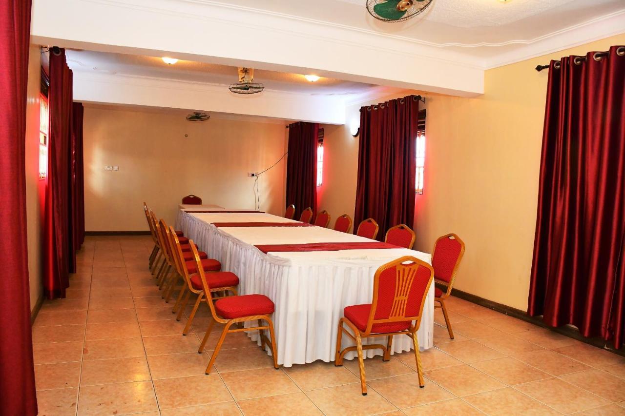 Florida Hotel Zaana Kampala Ngoại thất bức ảnh