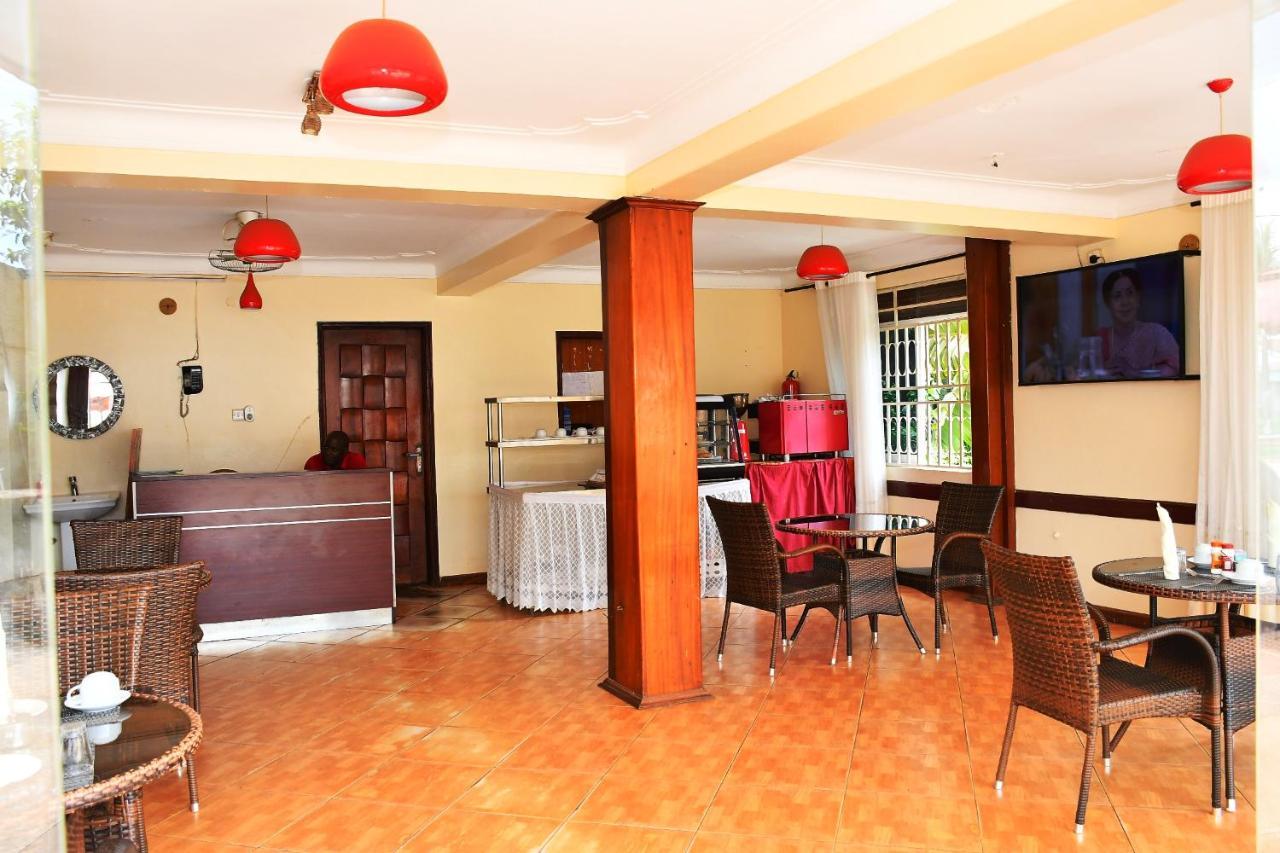 Florida Hotel Zaana Kampala Ngoại thất bức ảnh