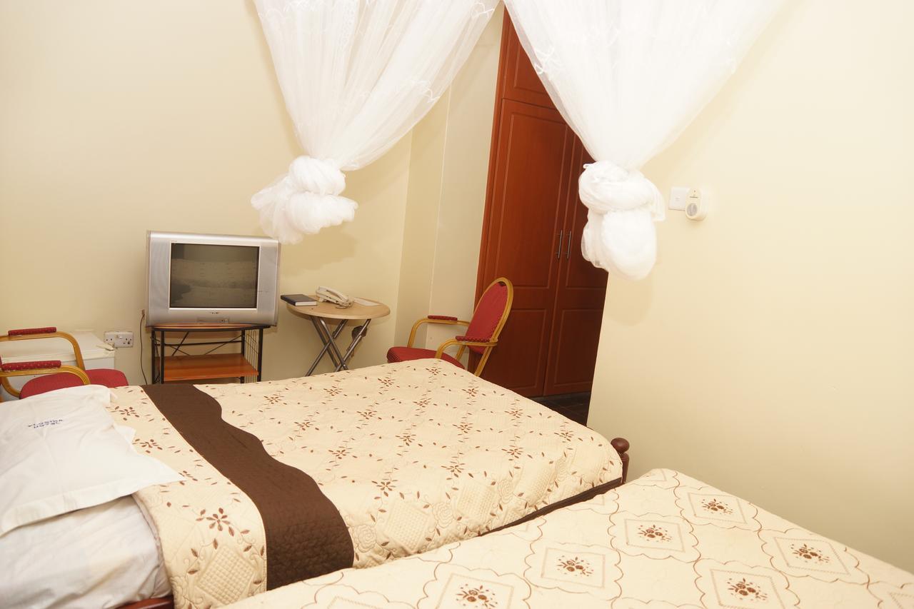 Florida Hotel Zaana Kampala Ngoại thất bức ảnh